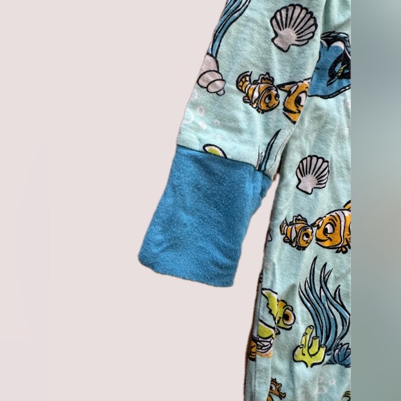 Little sleepies Disney finding Nemo 6-12 months onesie - Picture 4 of 6